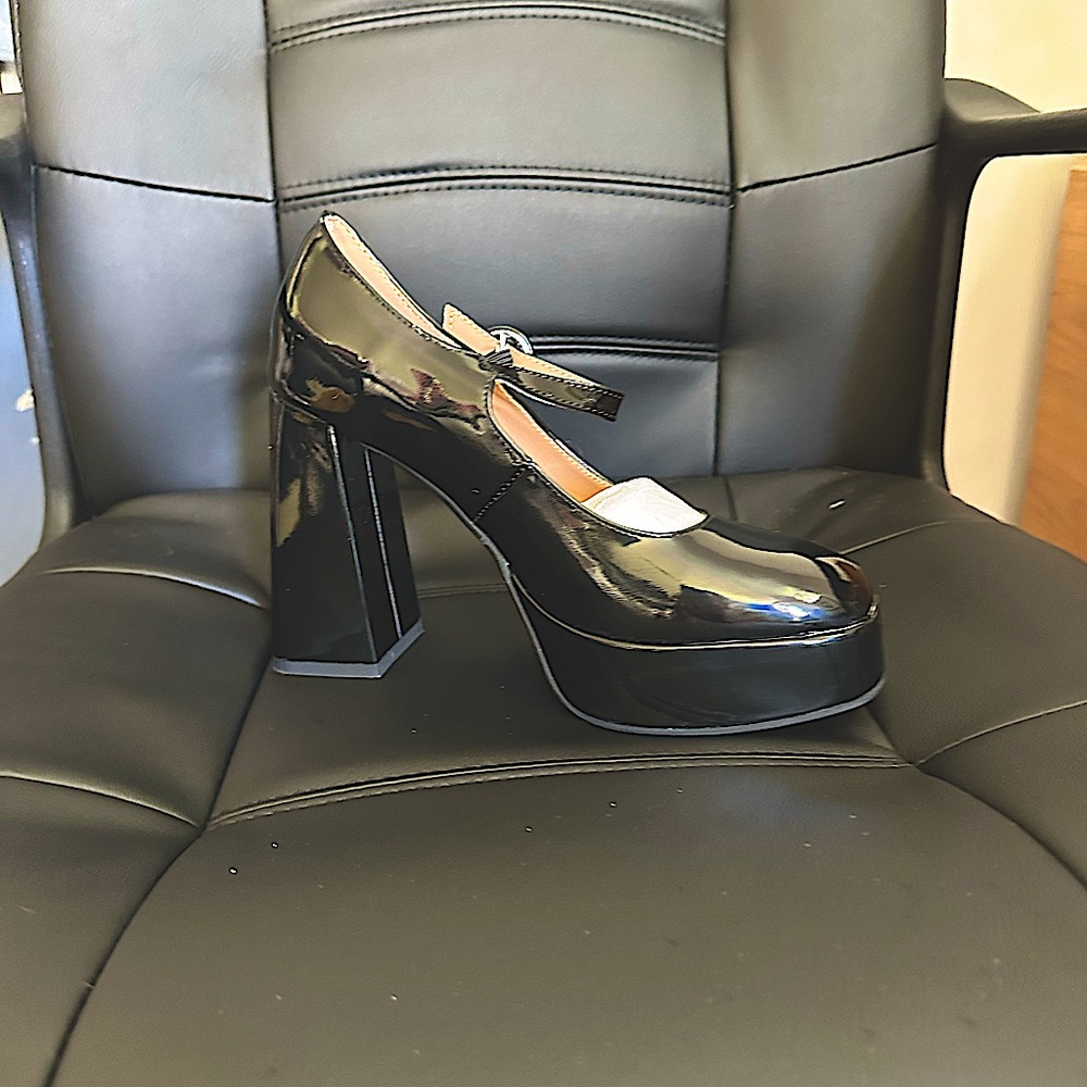 Platform shoe unbranded